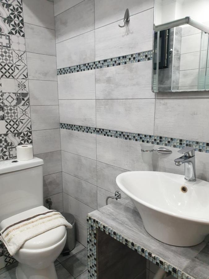 Iros Apartment Néa Péramos エクステリア 写真